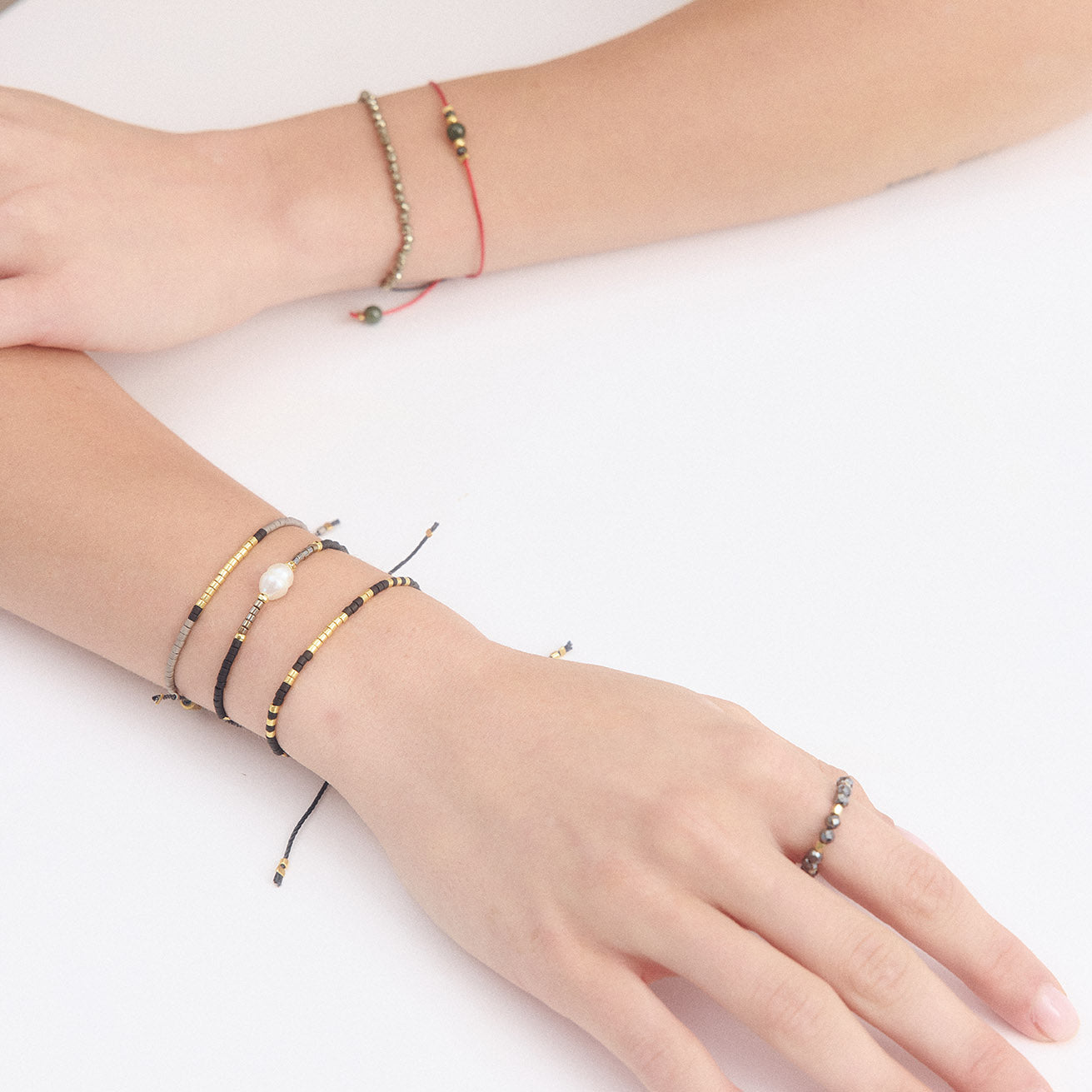 Pearl Bracelet - Dark Neutral